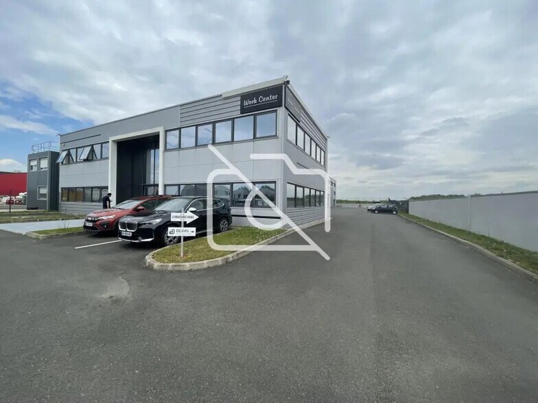 Industriel dans Égly à louer - Photo du bâtiment - Image 2 de 4