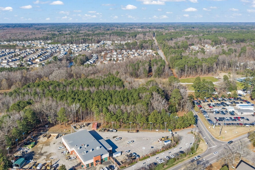913 Edgemont Rd, Wendell, NC à vendre - Photo du bâtiment - Image 3 de 16