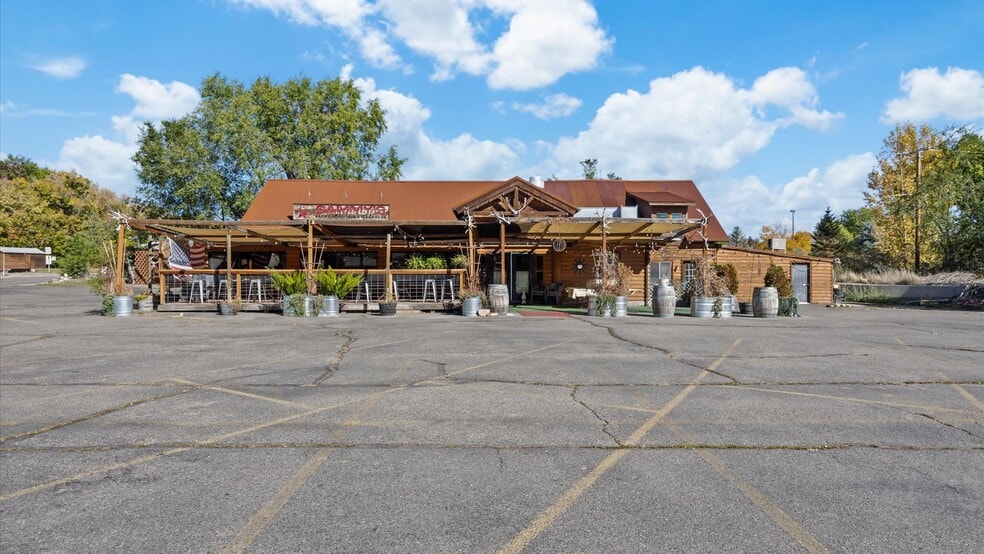 412 Park Ave, Rifle, CO for sale - Primary Photo - Image 1 of 43