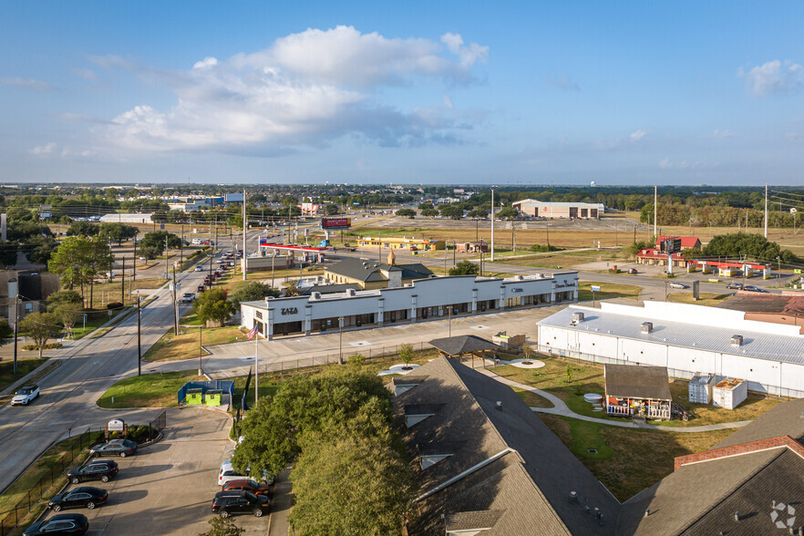 2201 Thompson Rd, Richmond, TX à louer - Photo du bâtiment - Image 1 de 33