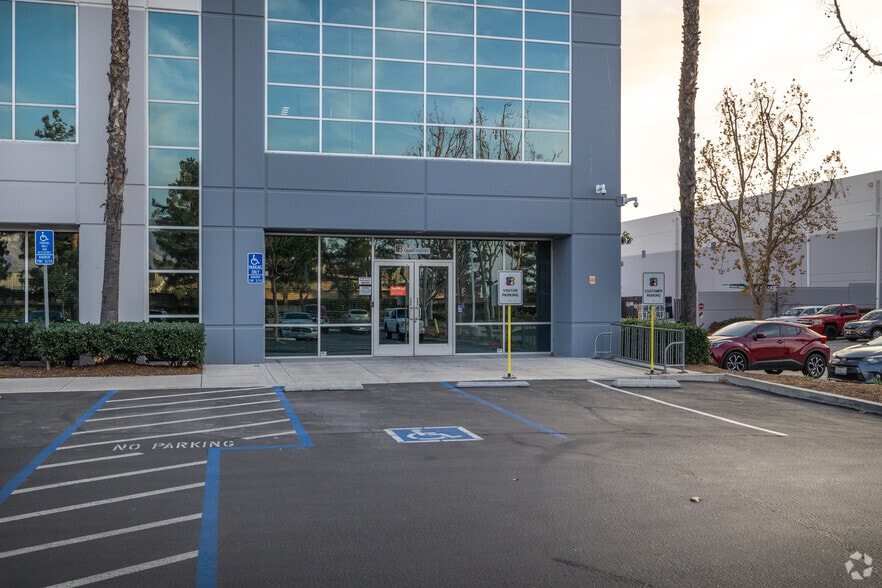 2360 Cottonwood Ave, Riverside, CA for lease - Building Photo - Image 3 of 6