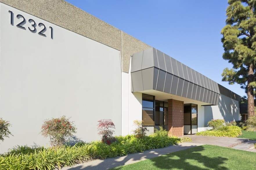12311-12321 Industry St, Garden Grove, CA for lease - Building Photo - Image 2 of 4