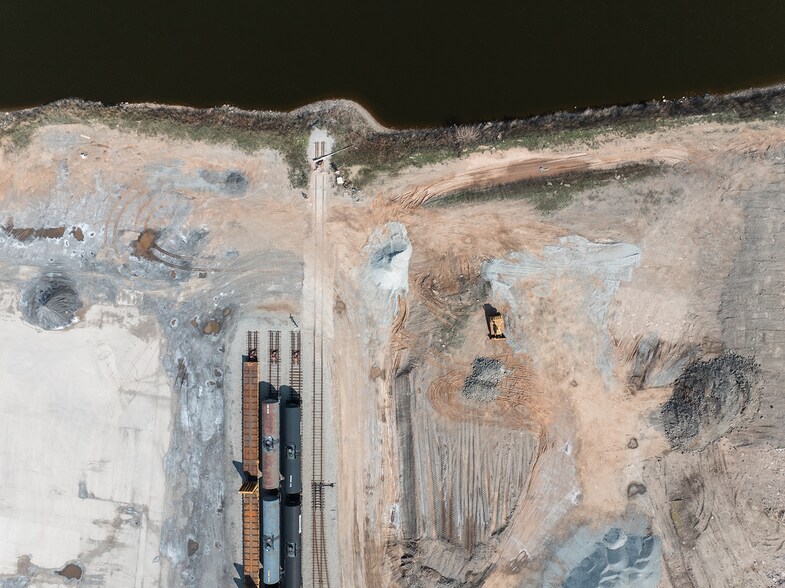 Pier 27, Hamilton, ON à louer - Photo du bâtiment - Image 2 de 7