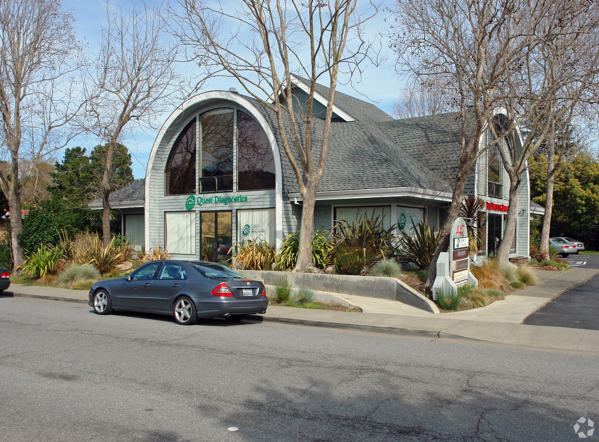 447 Miller Ave, Mill Valley, CA à louer Photo principale- Image 1 de 13