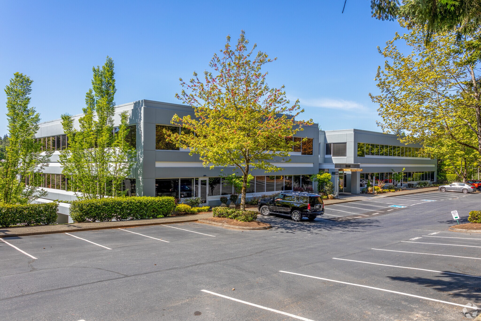 11000 NE 33rd Pl, Bellevue, WA for lease Building Photo- Image 1 of 5