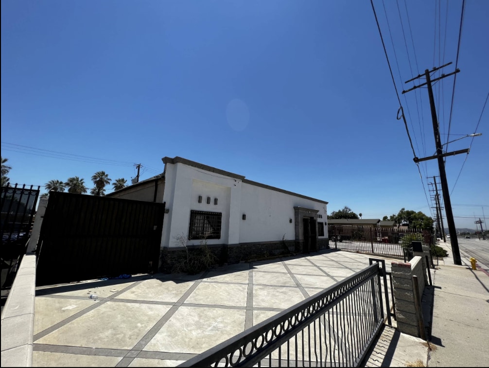 1044 W 1st St, Pomona, CA for lease Building Photo- Image 1 of 4