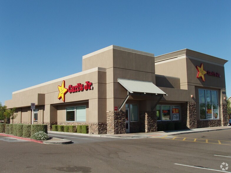 4916 E Chandler Blvd, Phoenix, AZ à louer - Photo du bâtiment - Image 2 de 12