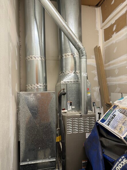 240 NW Washington St, Sheridan, OR à vendre - Photo du bâtiment - Image 3 de 5