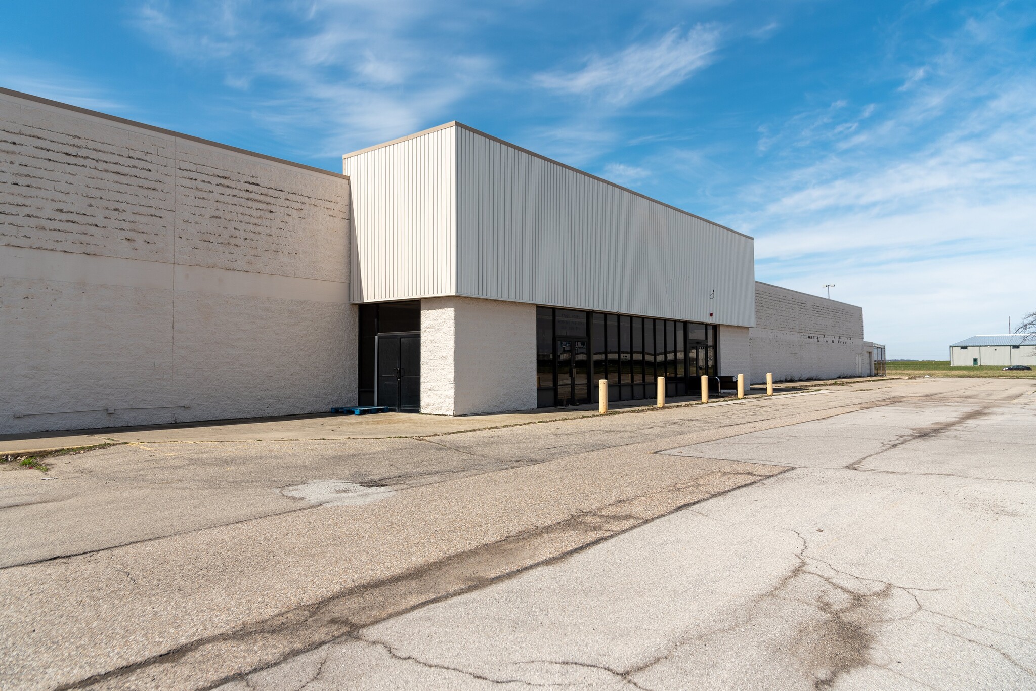 1851 Oakwood Ave, Napoleon, OH for sale Building Photo- Image 1 of 1