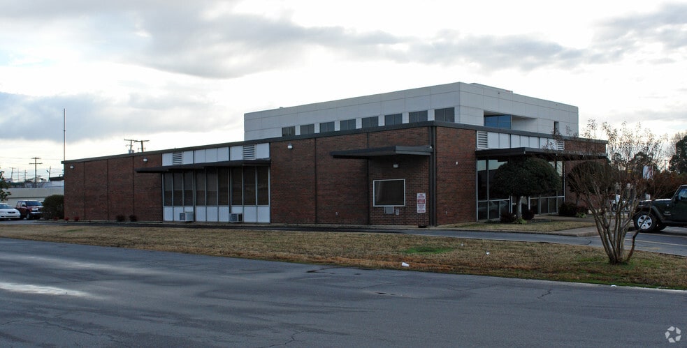 505 W Hickory St, Jacksonville, AR for lease - Primary Photo - Image 1 of 2