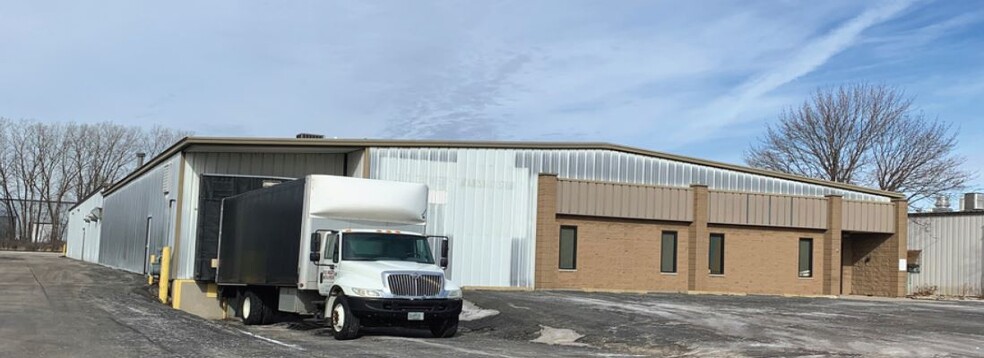 3146 Market St, Green Bay, WI for lease - Building Photo - Image 1 of 12