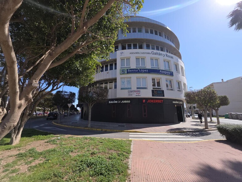 Office in El Ejido, Almería for sale - Primary Photo - Image 1 of 27