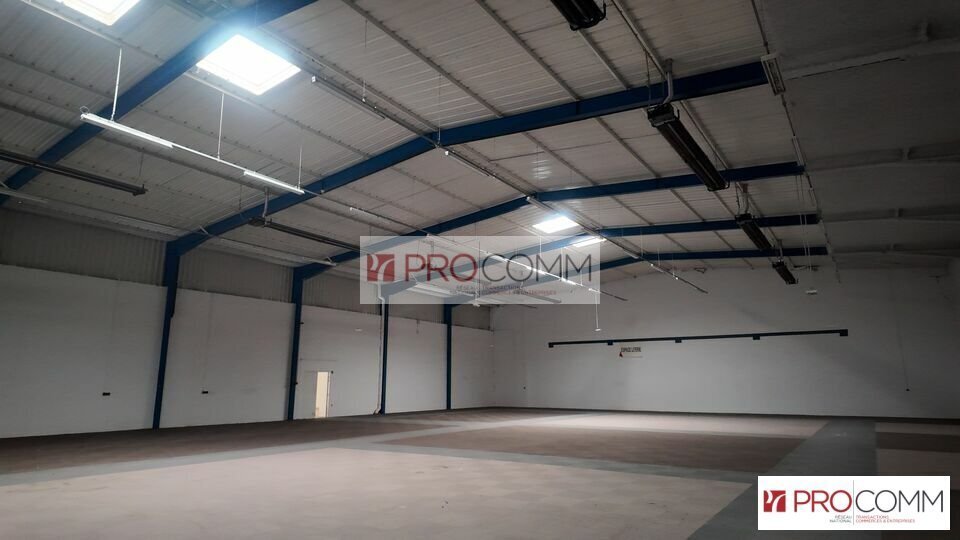 Retail in Chartres for lease - Interior Photo - Image 2 of 8
