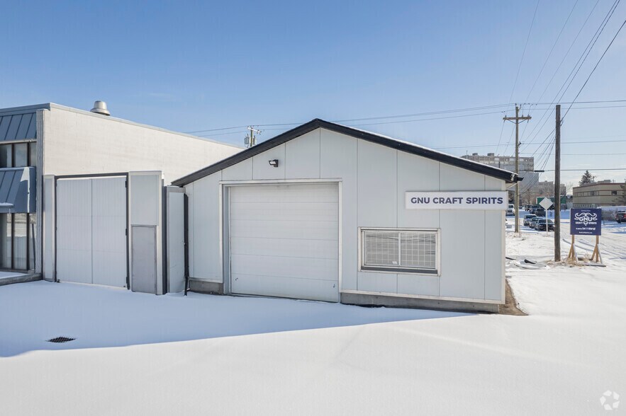 1604 38th Ave, Calgary, AB à vendre - Photo principale - Image 1 de 1