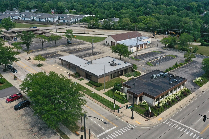 411 N Seymour Ave, Mundelein, IL for lease - Building Photo - Image 2 of 9