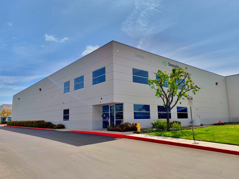 24830 Avenue Rockefeller, Valencia, CA for lease - Building Photo - Image 1 of 6