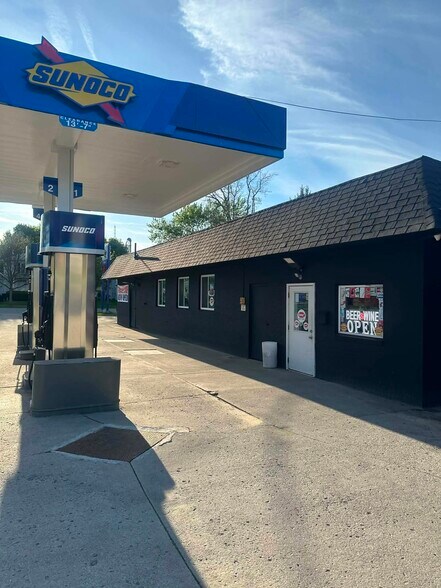 325 N Sandusky Ave, Upper Sandusky, OH à vendre - Photo du bâtiment - Image 2 de 7