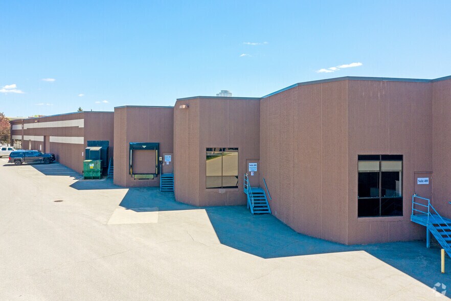 111 N Cheshire Ln, Minnetonka, MN à louer - Photo du bâtiment - Image 2 de 2