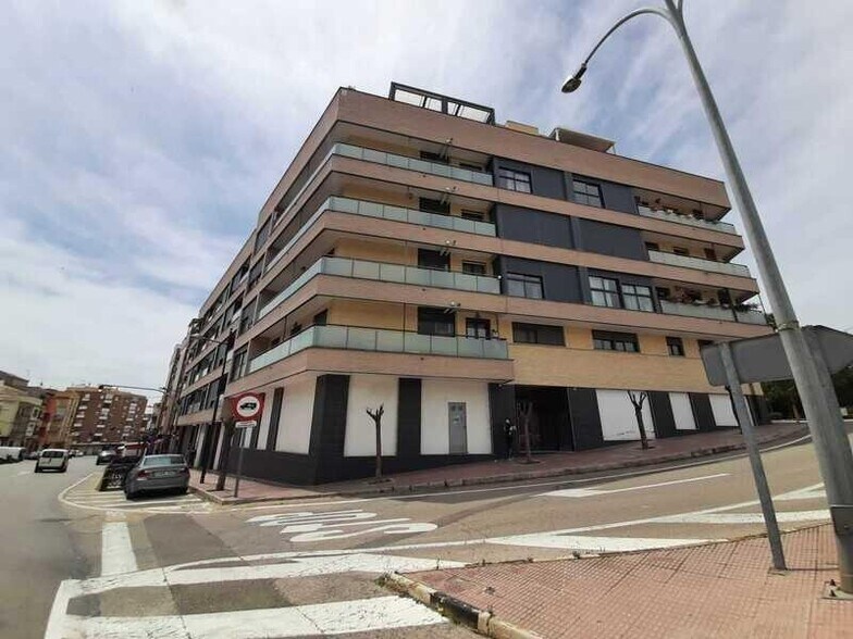 Avinguda Marín Lázaro, 15, Utiel, Valencia à vendre - Photo du bâtiment - Image 2 de 19