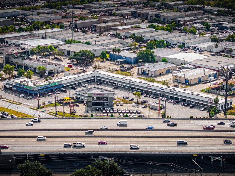 9615-9695 Southwest Fwy, Houston, TX à louer - Aérien - Image 1 de 12