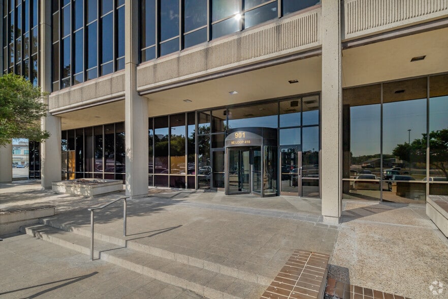 901 NE Loop 410, San Antonio, TX for sale - Building Photo - Image 3 of 24