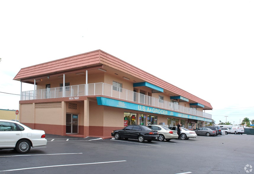 9834-9850 Sandalfoot Blvd, Boca Raton, FL for lease - Building Photo - Image 3 of 12