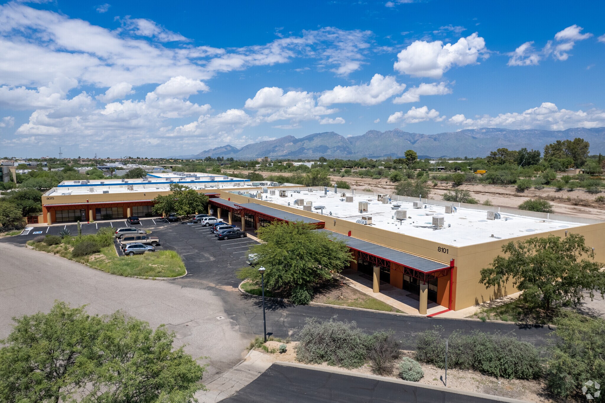 8075-8101 E Research Ct, Tucson, AZ à vendre Photo du bâtiment- Image 1 de 1