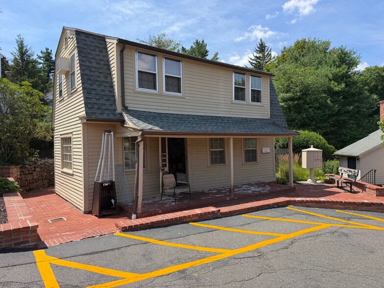 1-3 Brick Walk Ln, Farmington, CT for lease - Building Photo - Image 2 of 13