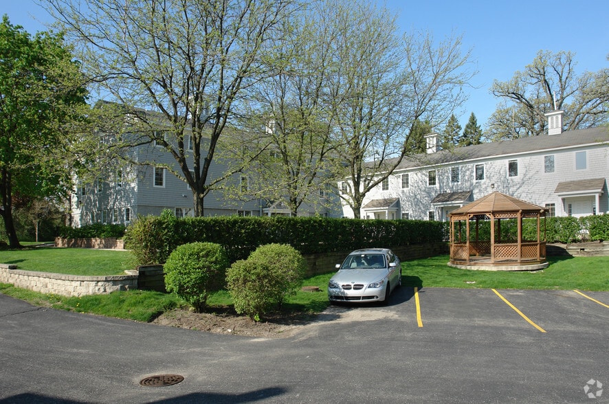 475 River Bend Rd, Naperville, IL for lease - Building Photo - Image 2 of 10