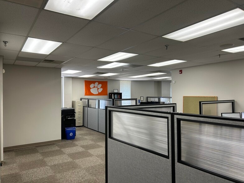 603 High Tech Ct, Greer, SC for lease - Interior Photo - Image 3 of 6