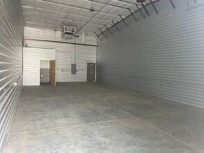1630 Seaborn Rd, Ponder, TX for lease Interior Photo- Image 2 of 2