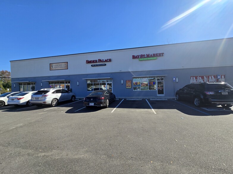 2109 W Bay St, Savannah, GA à louer - Photo du bâtiment - Image 1 de 7