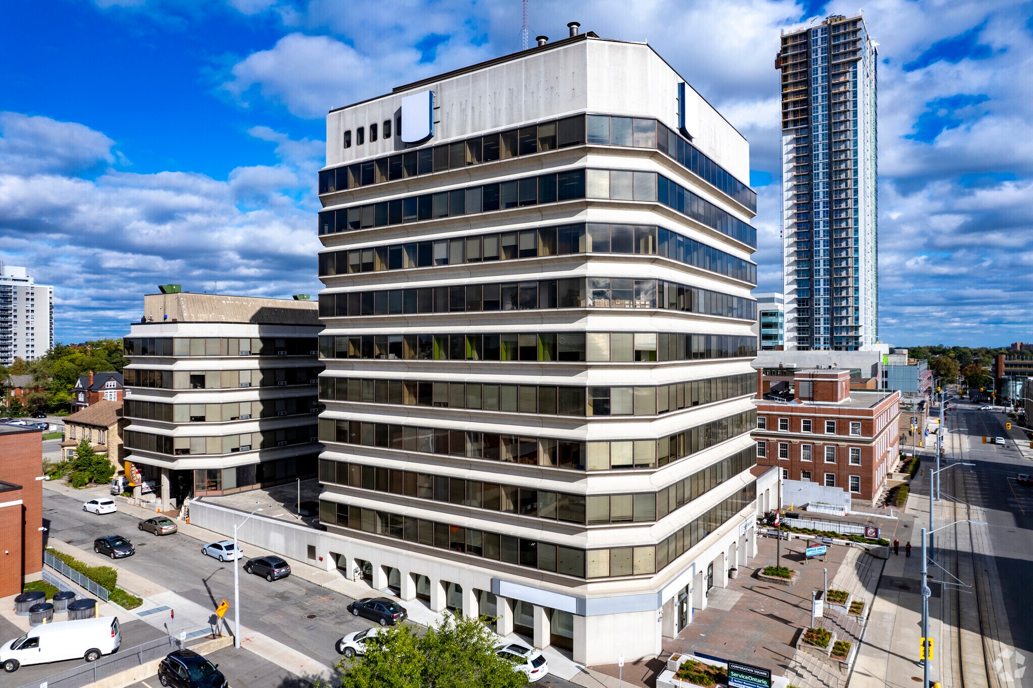 30-32 Duke St W, Kitchener, ON à vendre Photo principale- Image 1 de 1