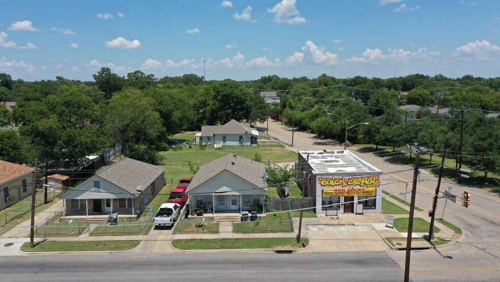 820 S Carroll Ave, Dallas, TX à louer - Photo principale - Image 1 de 4