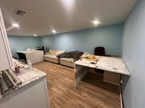 7704 W Hillsborough Ave, Tampa, FL for lease Interior Photo- Image 2 of 11