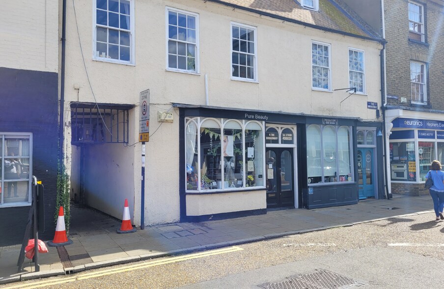 4-4B The Broadway, St Ives à vendre - Photo du bâtiment - Image 2 de 2