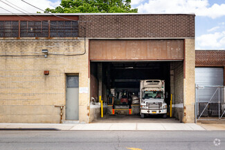 Plus de détails pour 6126 Maurice Ave, Maspeth, NY - Industriel à louer