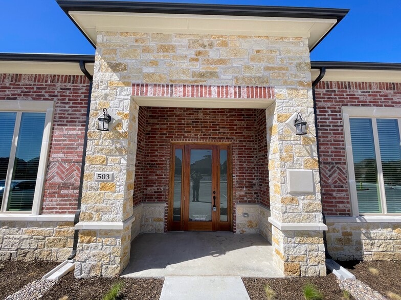 400 Stonebrook Pky, Frisco, TX à louer - Photo du bâtiment - Image 2 de 17