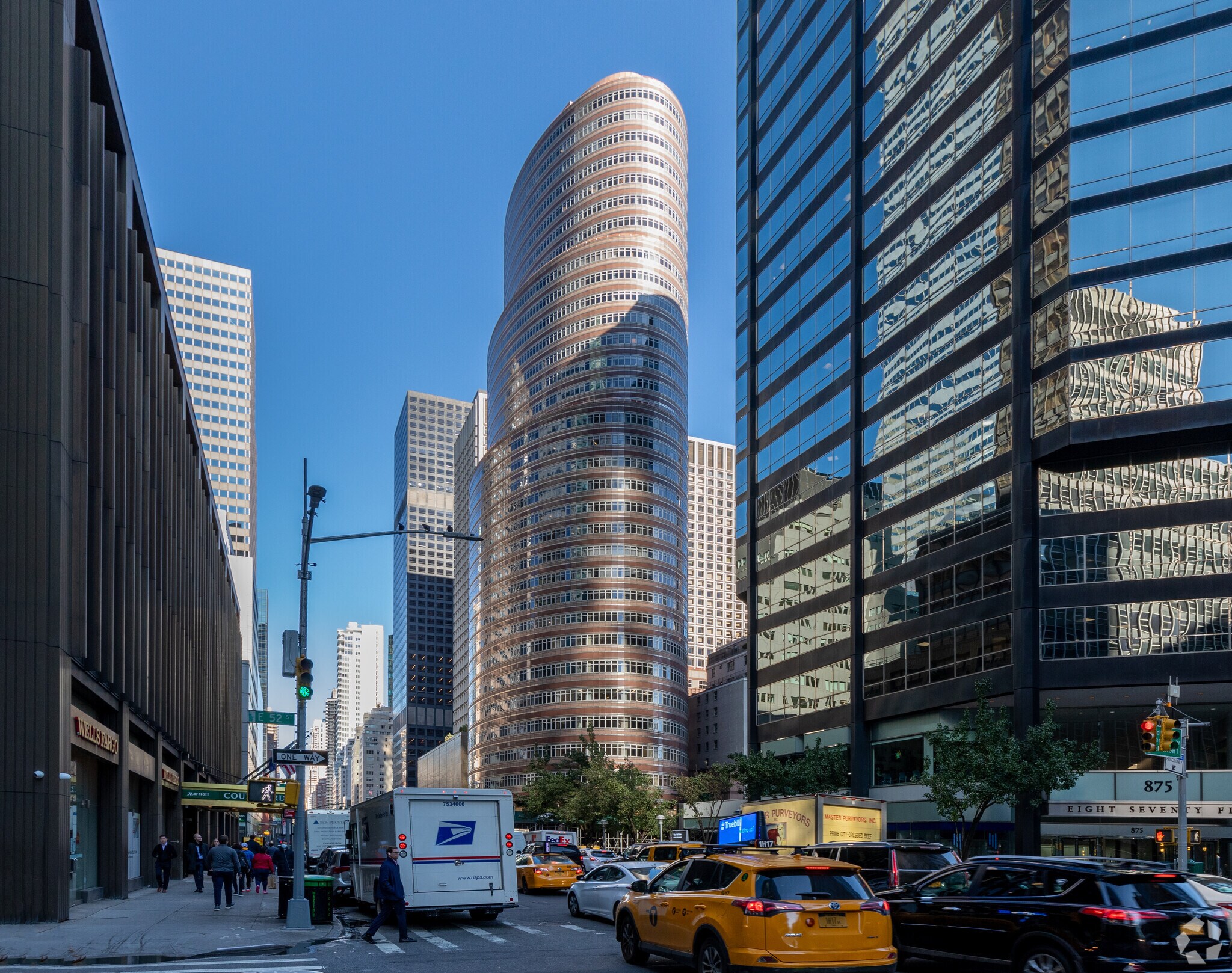 885 Third Ave, New York, NY à louer Photo du bâtiment- Image 1 de 6