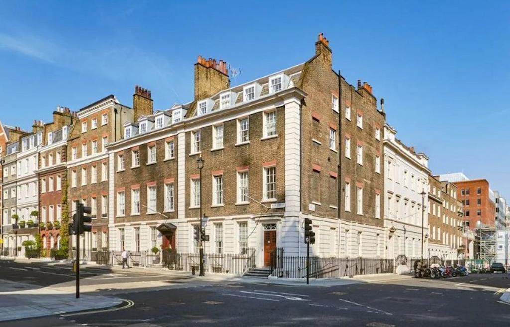 53 Davies St, Londres à louer Photo du bâtiment- Image 1 de 6