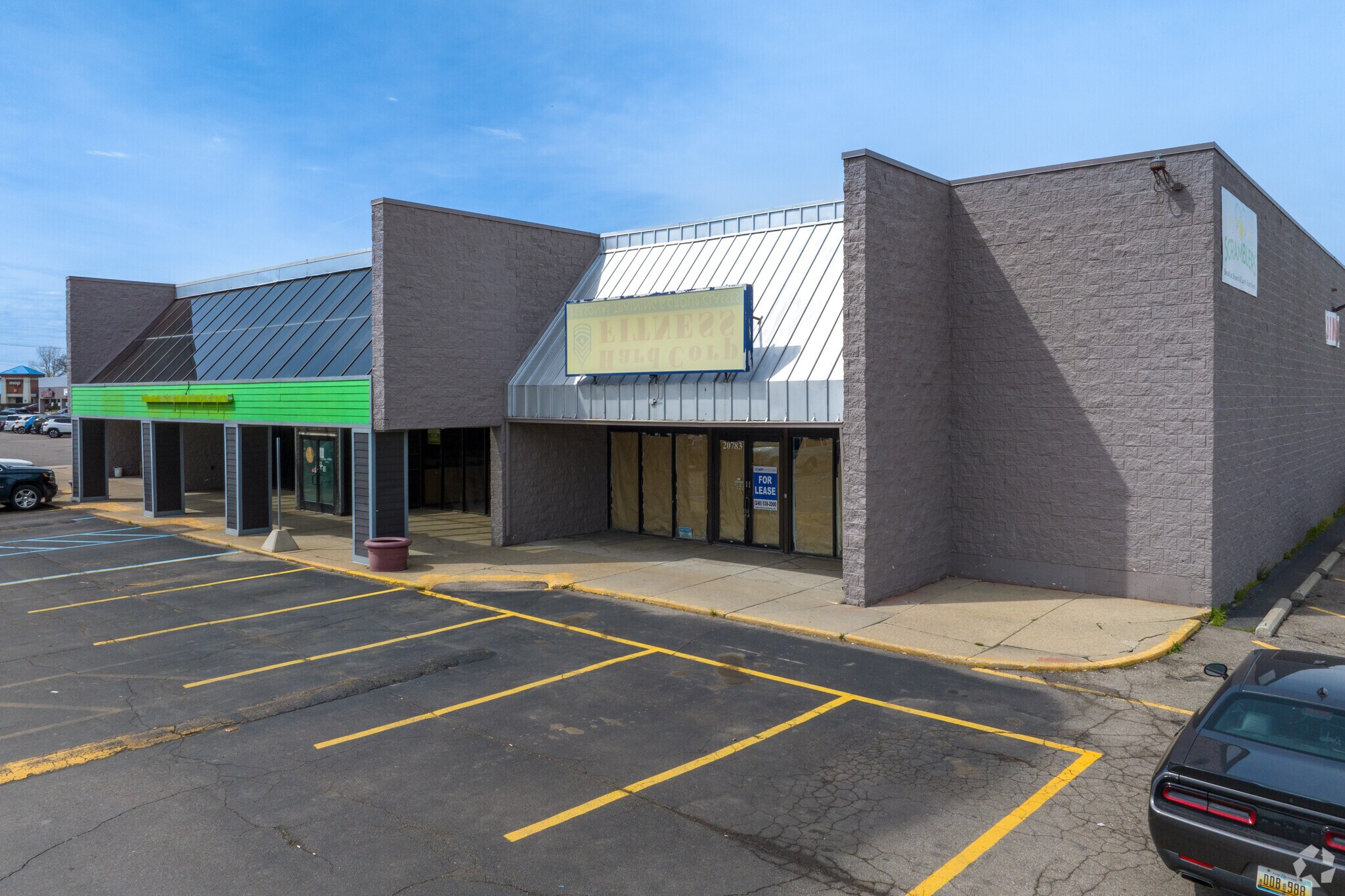 20733-20791 E Thirteen Mile Rd, Roseville, MI for lease Building Photo- Image 1 of 2