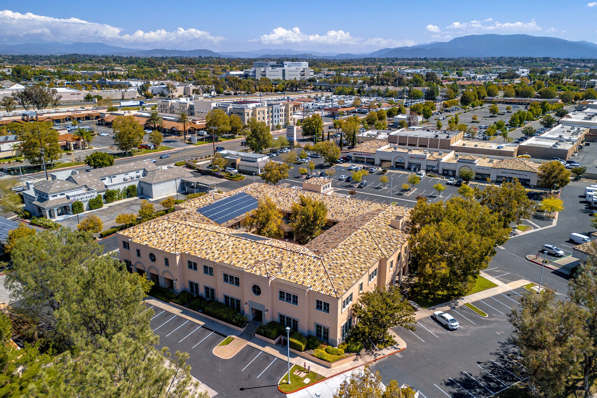 27349 Jefferson Ave, Temecula, CA à louer Photo principale- Image 1 de 9