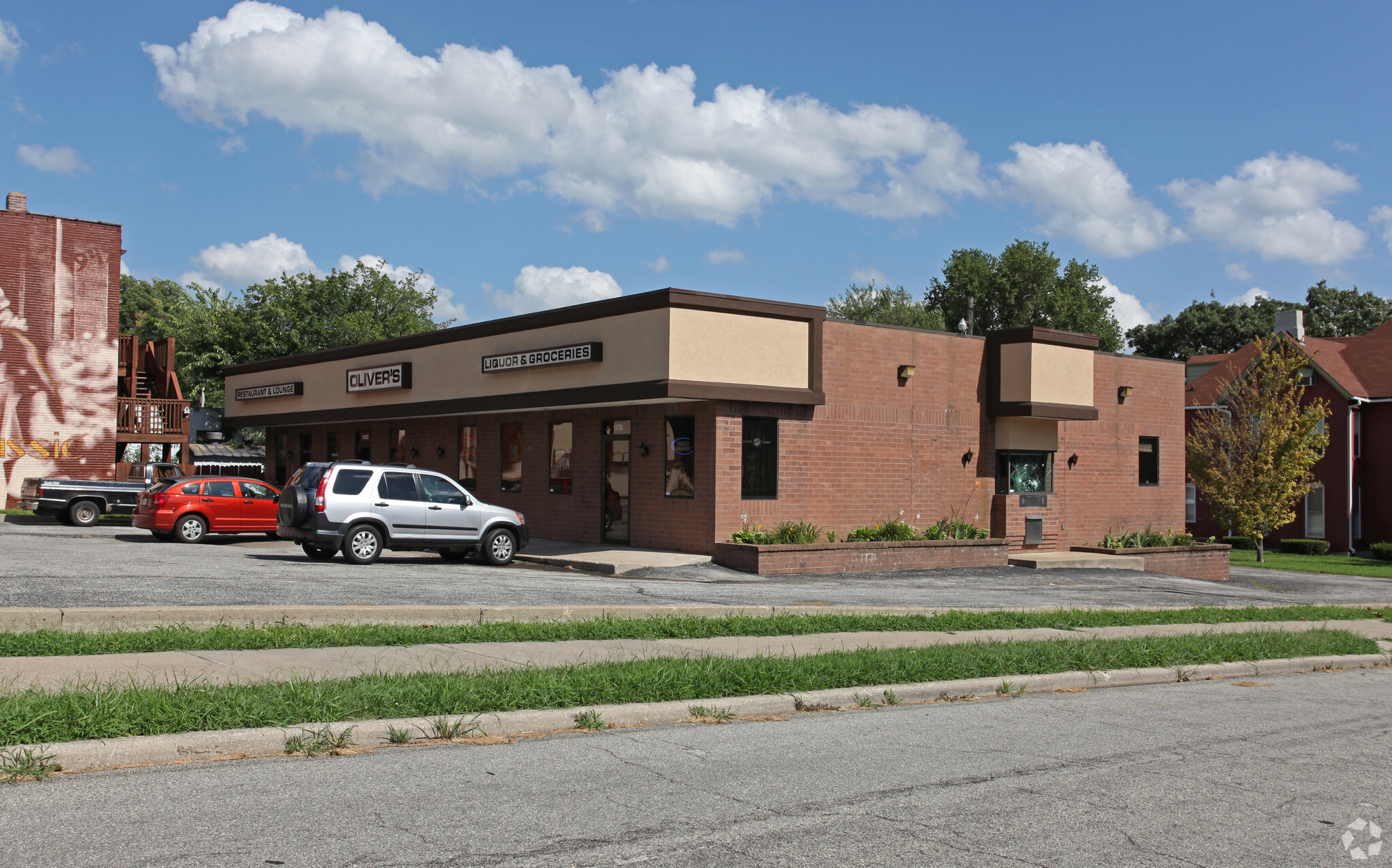 2301 E. 12th St. & 1211-1215 Park St. portfolio of 2 properties for sale on LoopNet.ca Primary Photo- Image 1 of 3