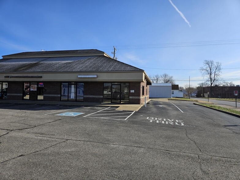 501 N Main St, Evansville, IN à louer - Photo du bâtiment - Image 3 de 10