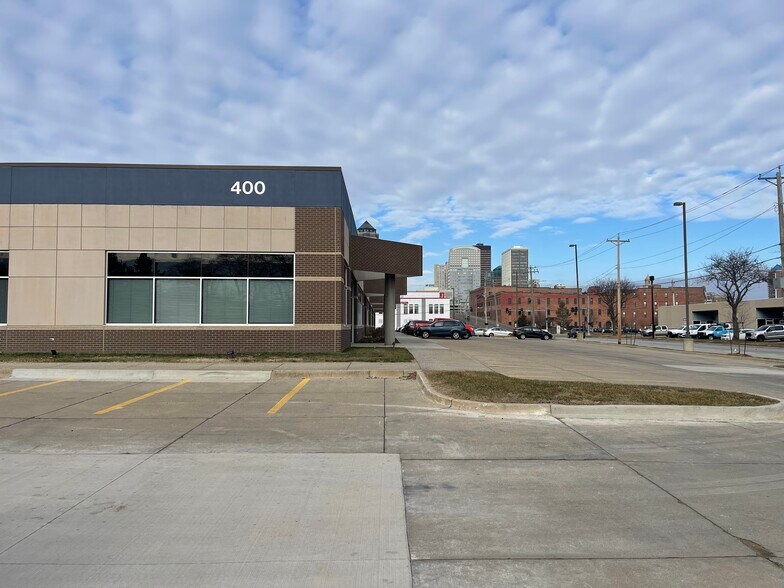400 SW 8th St, Des Moines, IA à louer - Photo du bâtiment - Image 3 de 10
