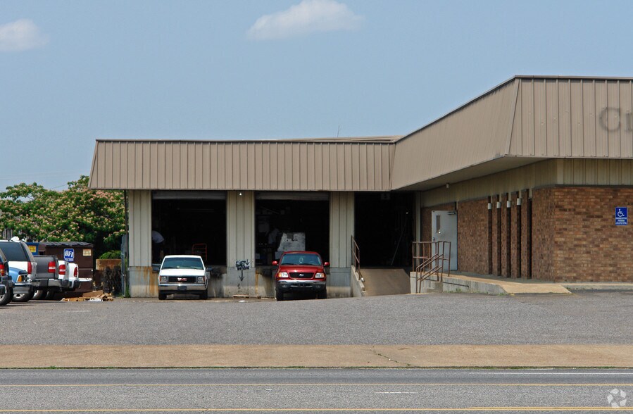 3259 Millbranch Rd, Memphis, TN à vendre - Photo du bâtiment - Image 2 de 2