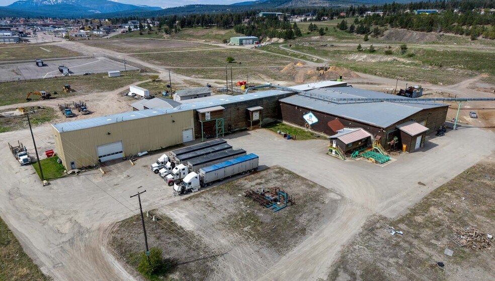 1479 Theatre Rd, Cranbrook, BC à vendre - Photo du bâtiment - Image 3 de 6