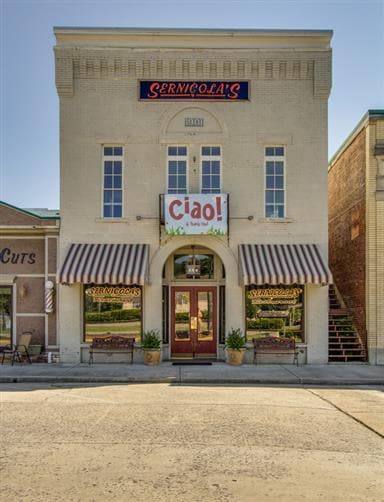 106 Tennessee Ave S, Cowan, TN for sale - Interior Photo - Image 2 of 21