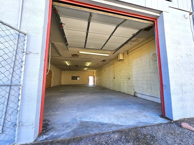 2064 Plaza Dr, Bullhead City, AZ for lease - Building Photo - Image 1 of 17