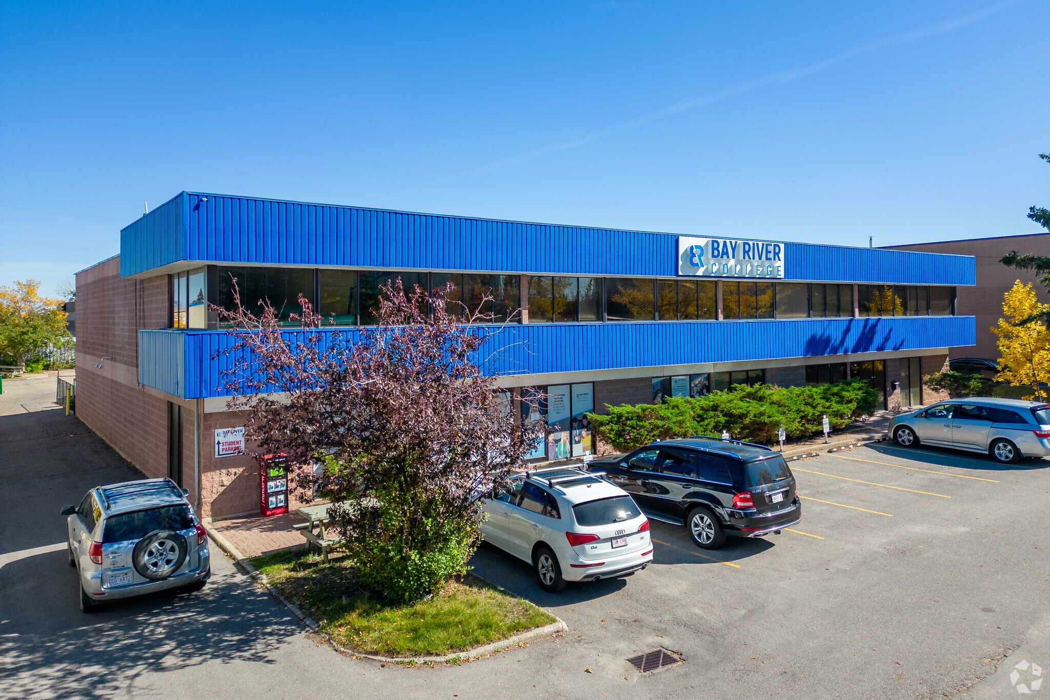 3516 26th St NE, Calgary, AB for sale Primary Photo- Image 1 of 1